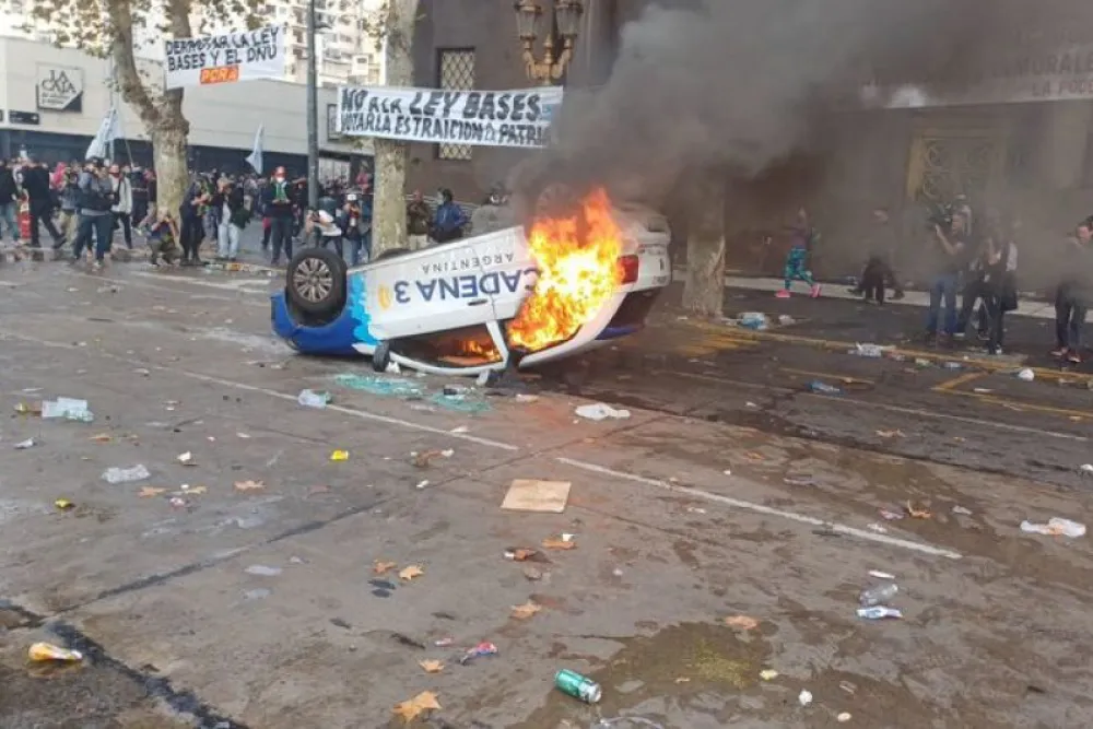 cadena 3 incendiado