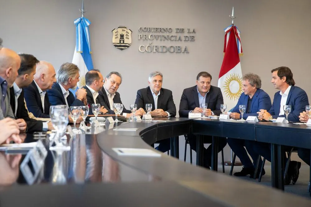 EL OBJETIVO FOTO REUNION LLARYOTA TURISMO