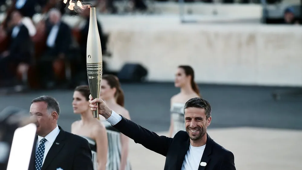 EL OBJETIVO FOTO LLAMA OLIMPICA PARIS 1