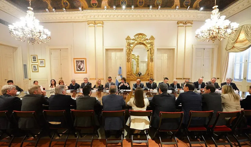 Milei-con-gobernadores--_ NA