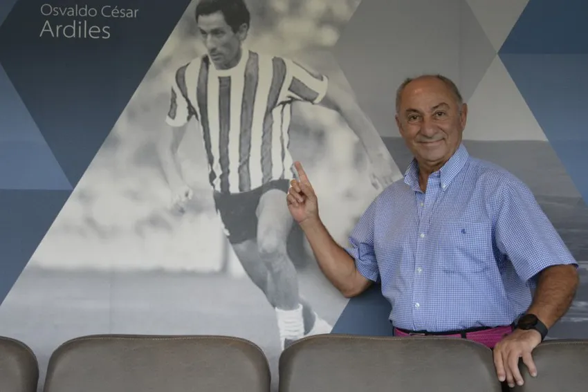 Ardiles-Estadio-Kempes_ cba.gov.ar