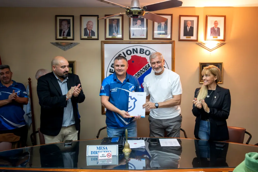 _clubes de bochas, hockey y rugby de la ciudad