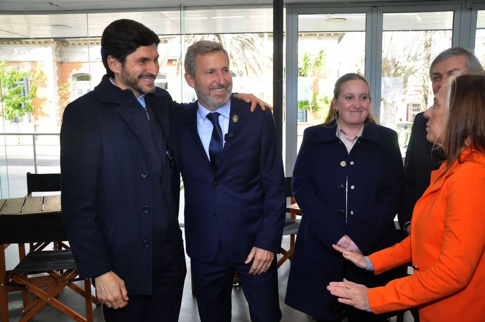 ESPECIAL REGION CENTRO FOTO REUNION MESA POLITICAS SOCIALES PARANA 3