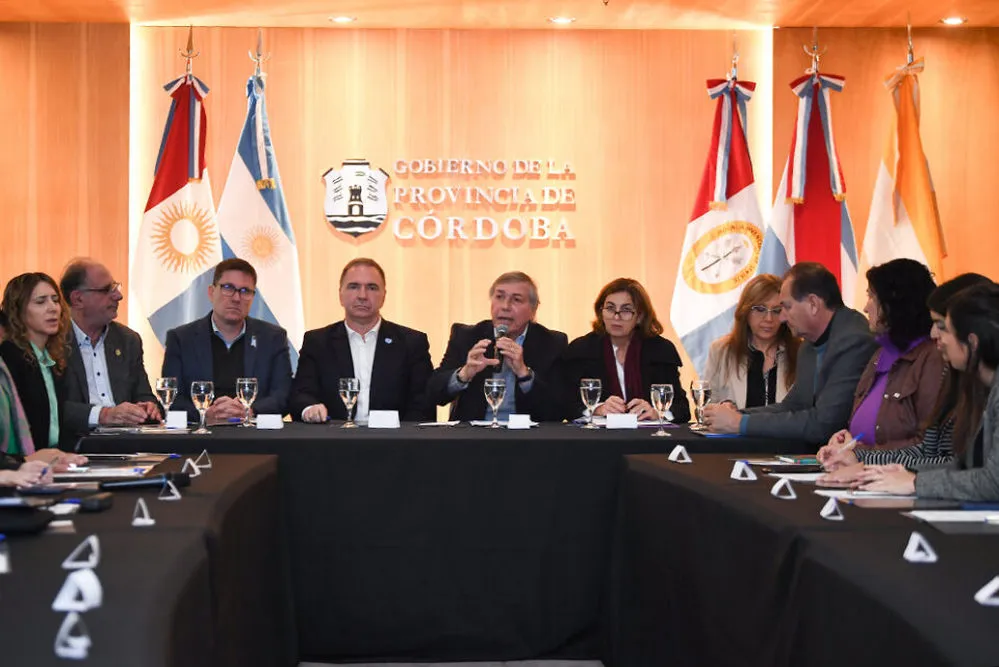 ESPECIAL REGION CENTRO FOTO MESA DE EDUCACION mesa-de-educacion_1092-960x641