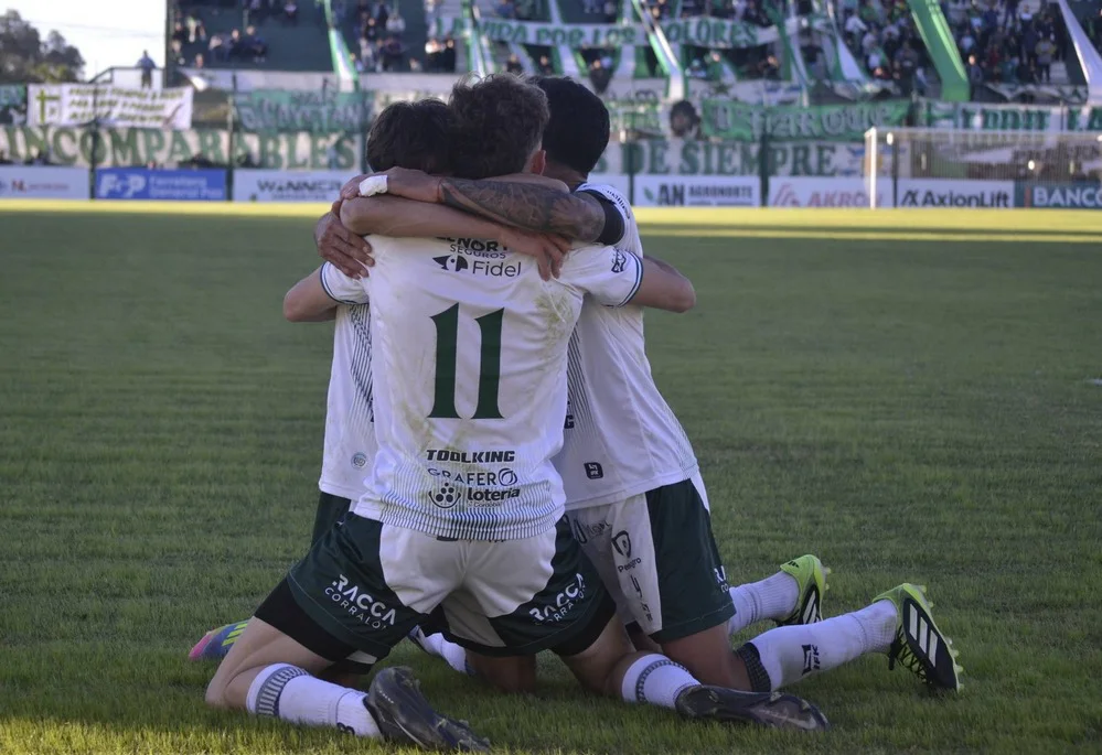 EL OBJETIVO FOTO SPORTIVO BELGRANO FESTEJO