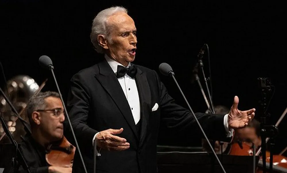 EL OBJETIVO FOTO JOSE CARRERAS X