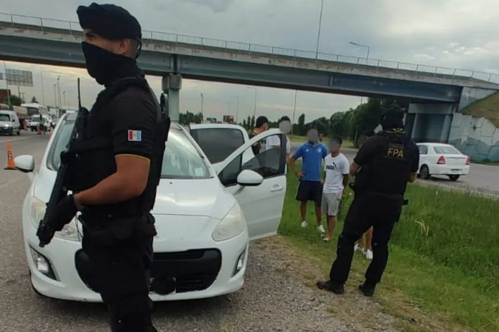 EL OBJETIVO FOTO FPA OPERATIVO AUTOPISTA CBA VCP