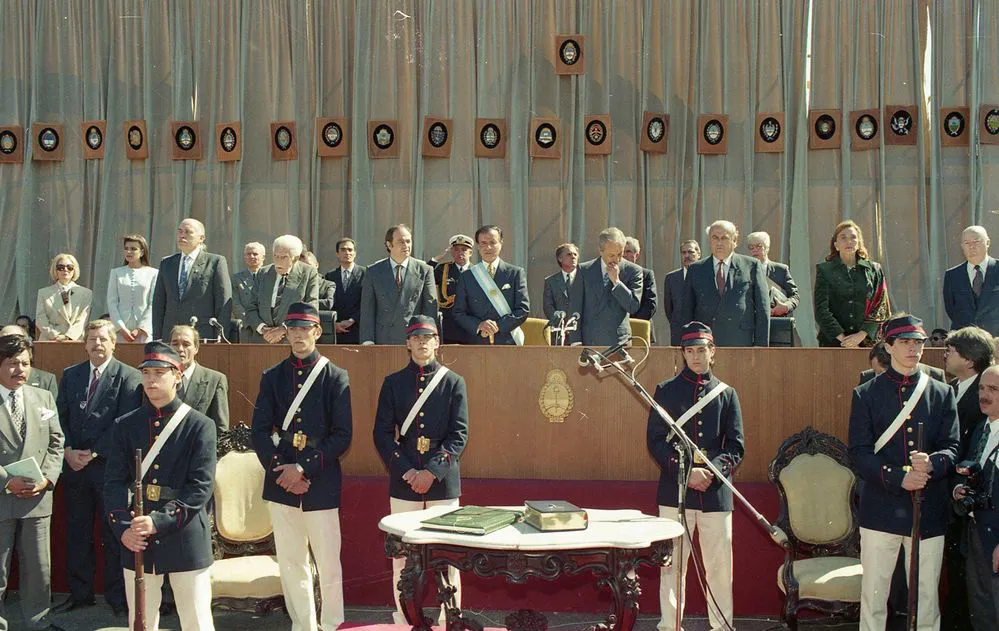 EL OBJETIVO FOTO JURA CONSTITUCION NACIONAL 1994 WIKIPEDIA