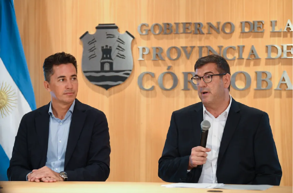 ministro de Gobierno, Manuel Calvo, y el presidente de Bancor, Raúl Paolasso 1