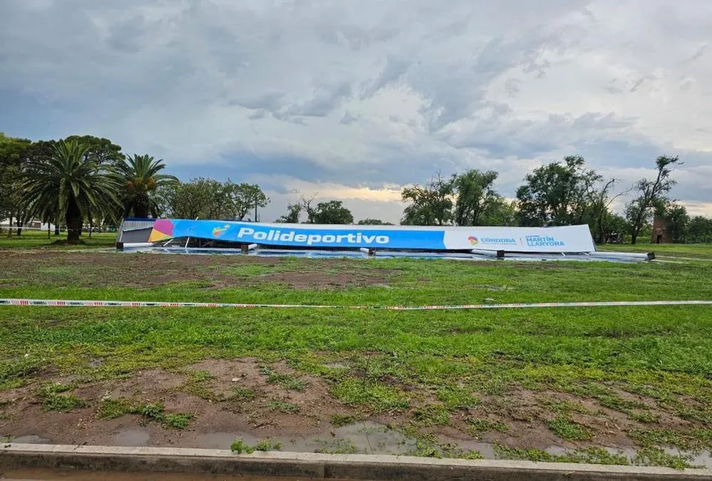 EL OBJETIVO FOTO POLIDEPORTIVO MIRAMAR DE ANSENUZA CADENA 3