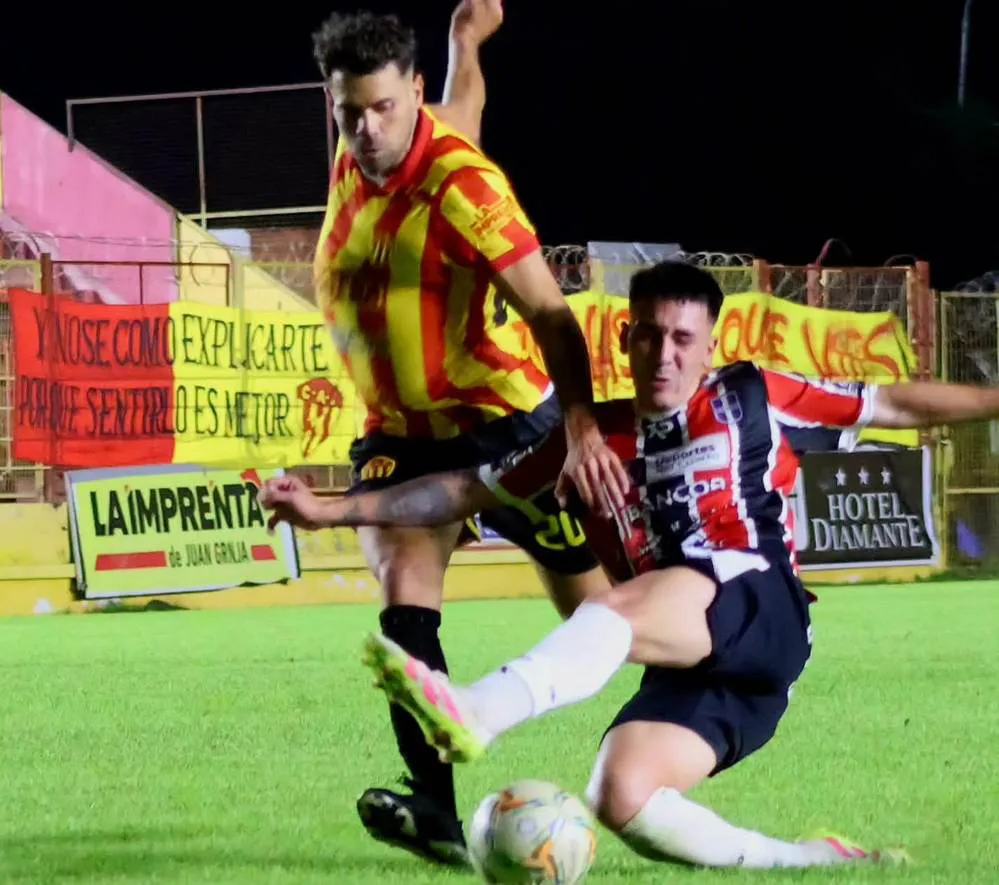 EL OBJETIVO FOTO SARMIENTO ATENAS RC X ATENAS