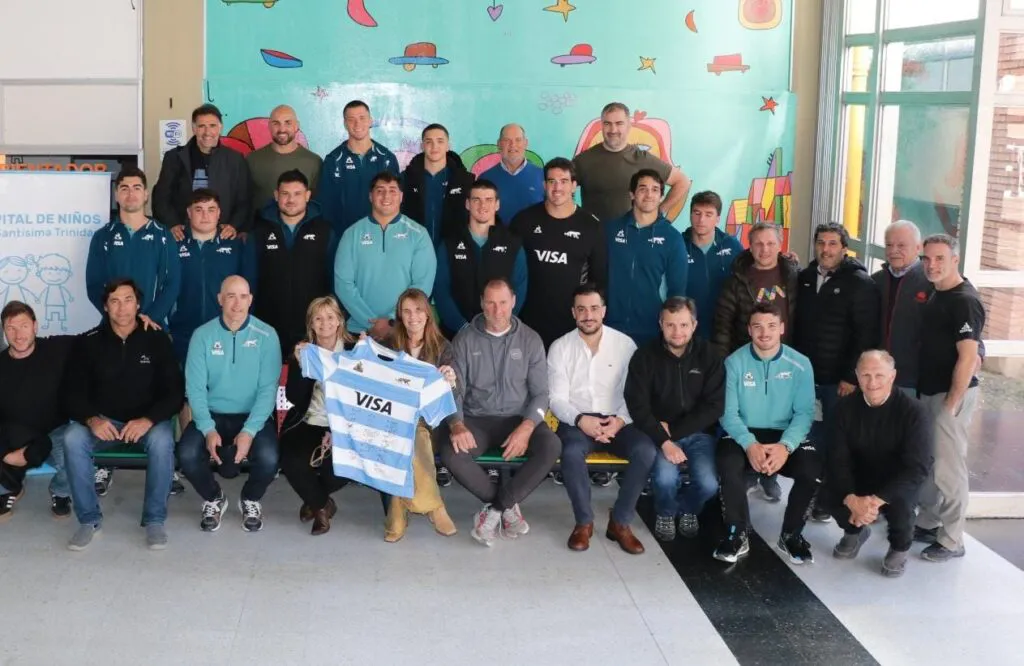 Los Pumas en Hospital de Niños