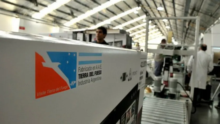 Fabricas-Tierra-del-fuego-compras_ archivo NA