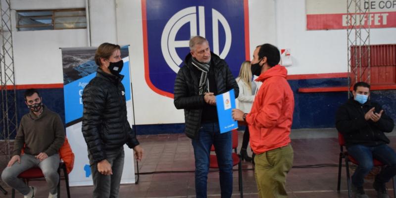 Campana con los clubes de Córdoba