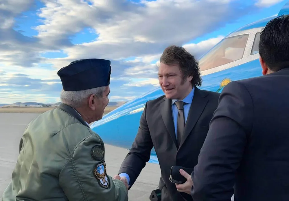 EL OBJETIVO FOTO MILEI RIO GALLEGOS NA