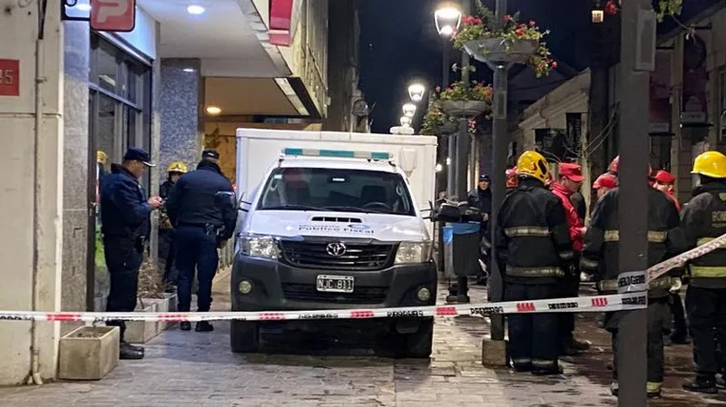 incendio-calle-caseros_ gentileza Cadena3