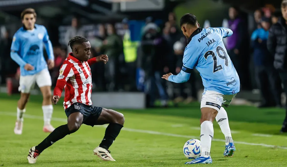 EL OBJETIVO FOTO ESTUDIANTES LP BELGRANO X BELGRANO