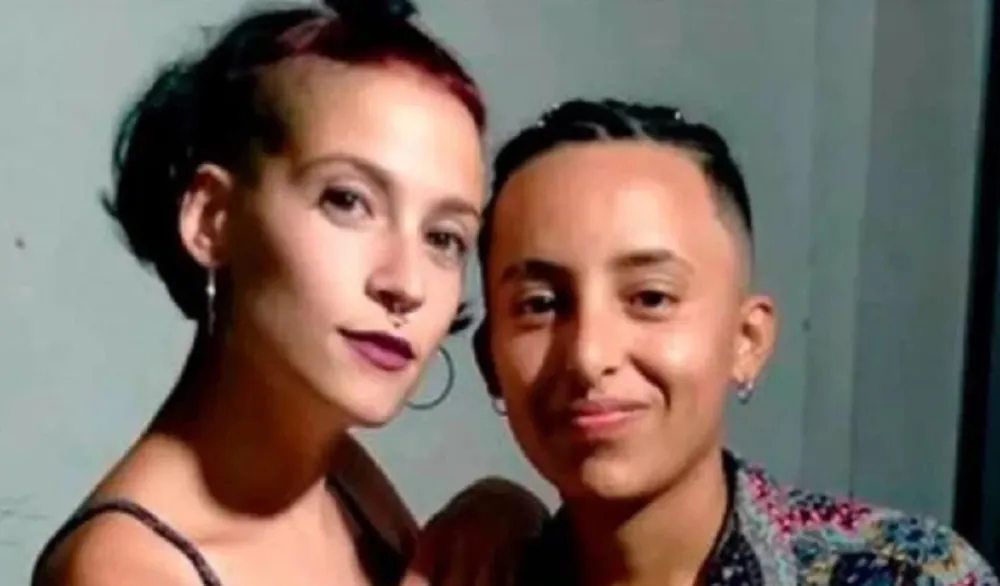 Magdalena Espósito Valenti y Abigail Páez