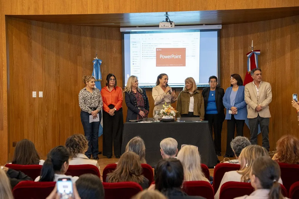 EL OBJETIVO FOTO LEGISLATURA JORNADA DERECHO FAMILIAS