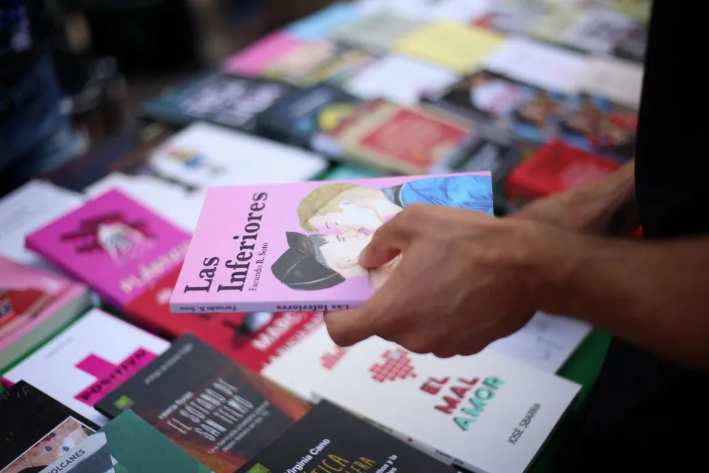 EL OBJETIVO FOTO FERIA DEL LIBRO CBA 2024