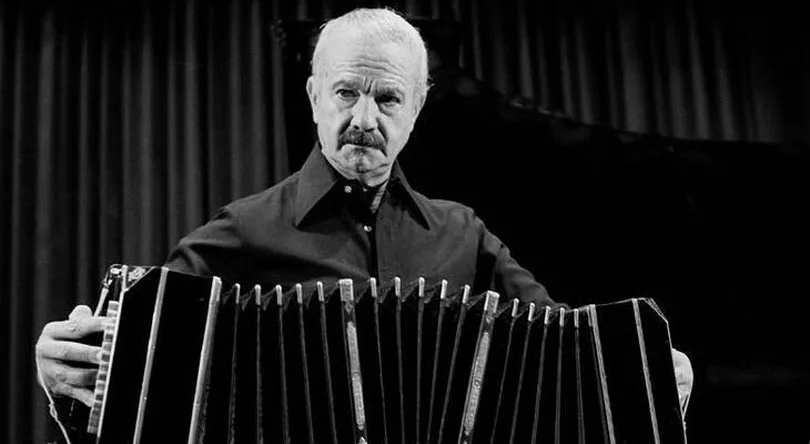 Astor Piazzola-MMAU_ prensa Municipalidad