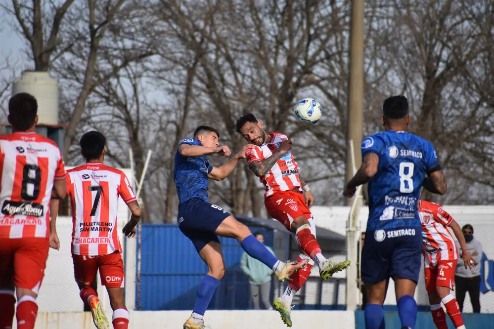 San Martín jugó mal y no pudo con Ferro de La Pampa