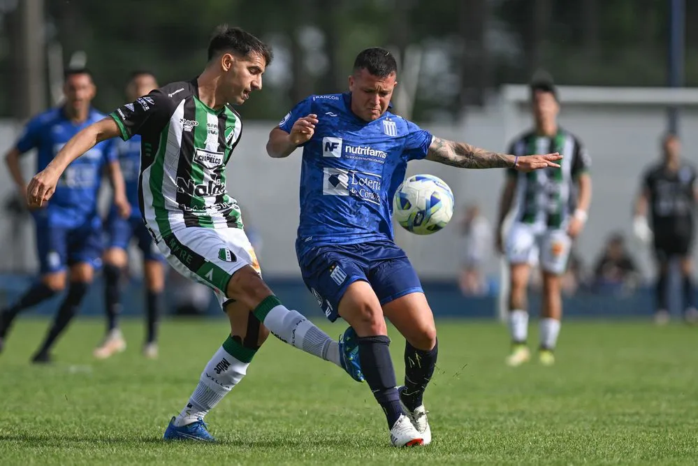 EL OBJETIVO FOTO ARGENTINO VILLA MITRE IDA X ARGENTINO