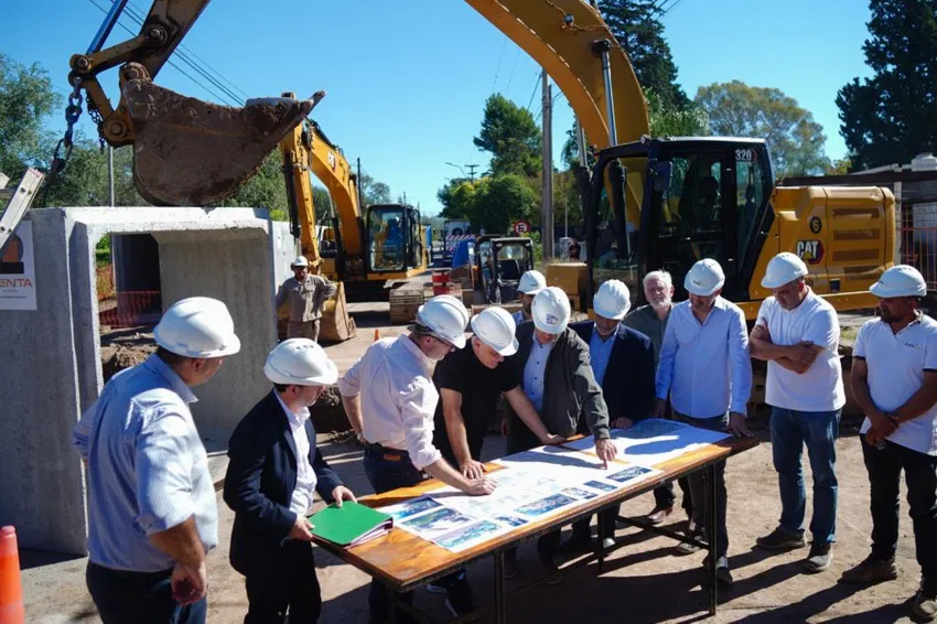 Llaryora-Passerini-obra-desague_ cba.gov.ar