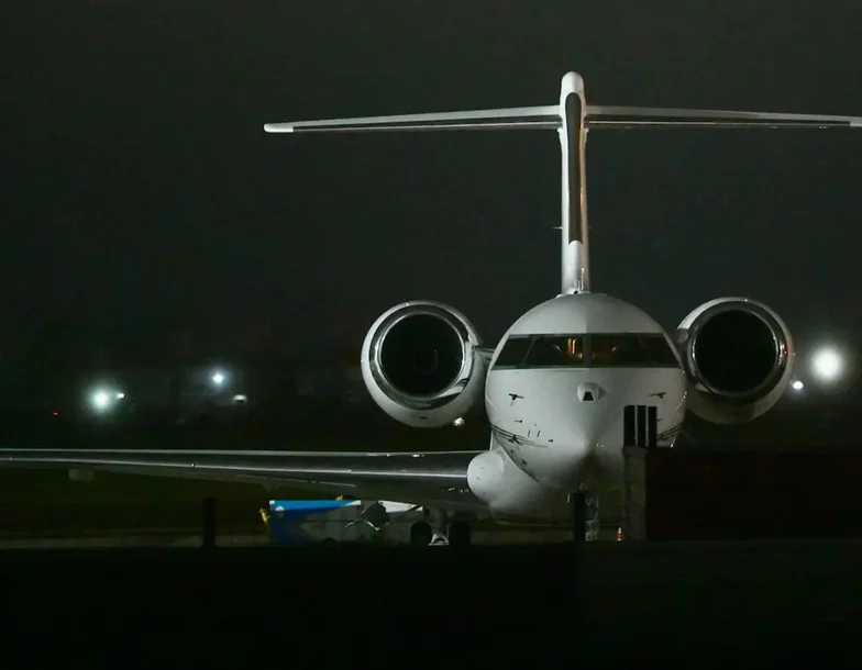 el avión