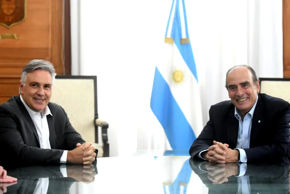 Llaryora y Franco