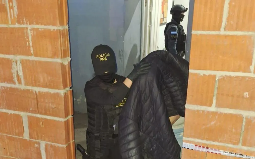 EL OBJETIVO FOTO FPA MADRE DETENIDA GRAL ROCA
