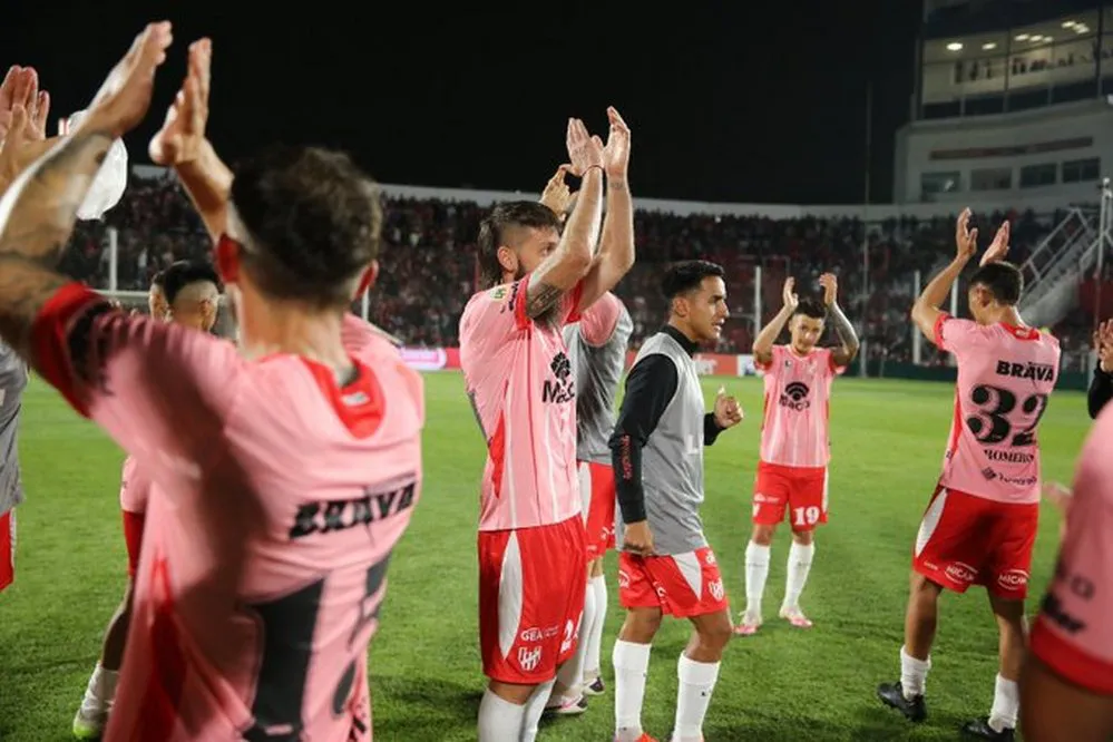 EL OBJETIVO FOTO INSTITUTO ACC TWITTER SALUDO