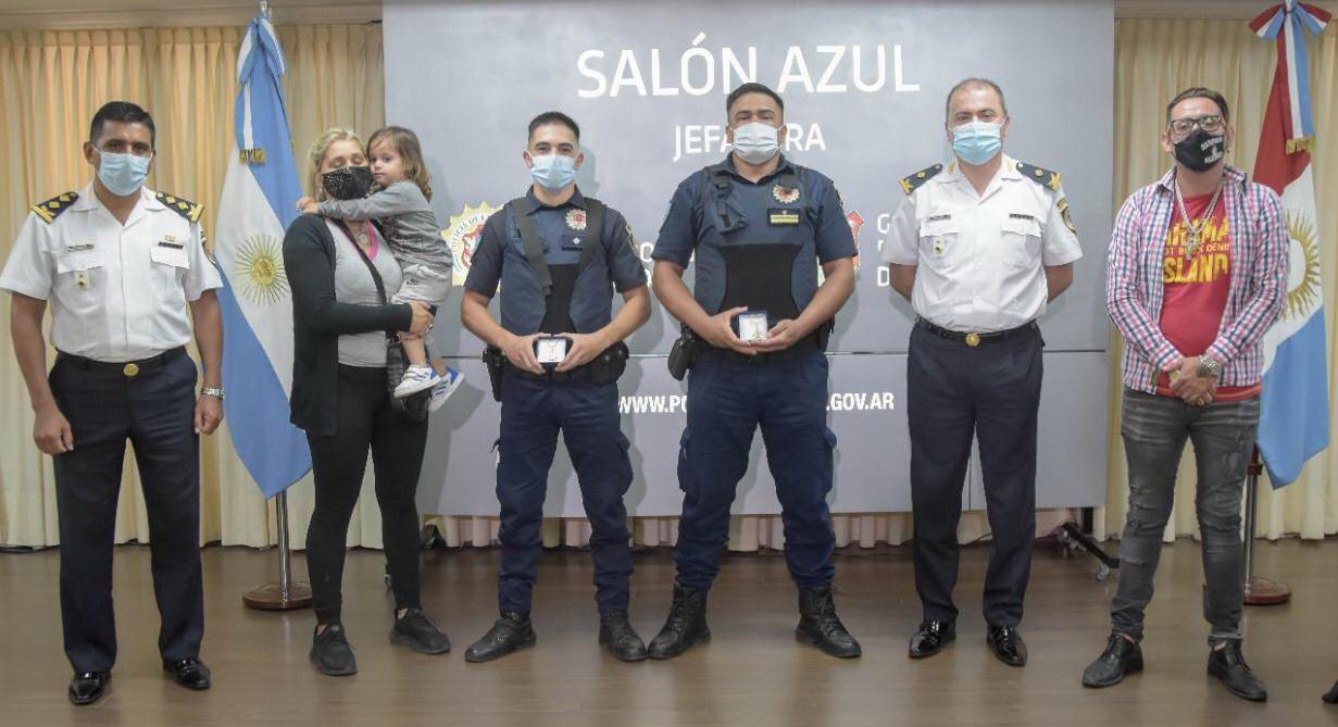 Policías salvan a niño_ prensa Policía de la Provincia