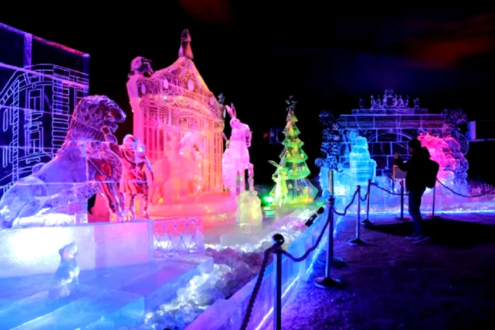 Festival de esculturas de hielo San Petersburgo 