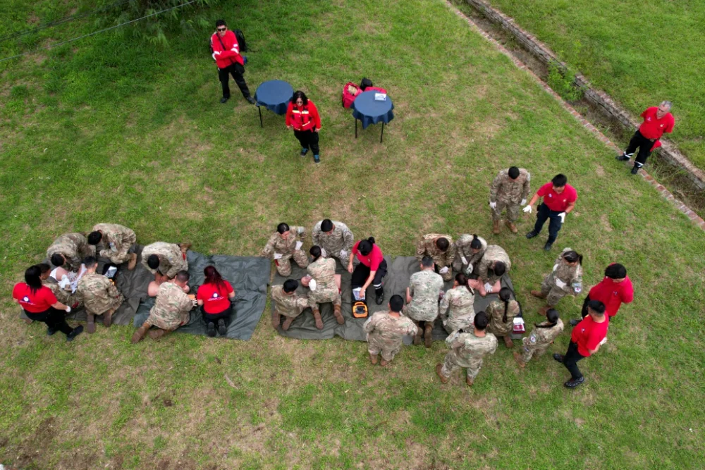 RCP y Primeros Auxilios a la Cuarta Brigada Aerotransportada del Ejército Argentino
