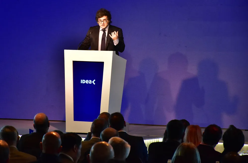 EL OBJETIVO FOTO COLOQUIO IDEA MILEI NA