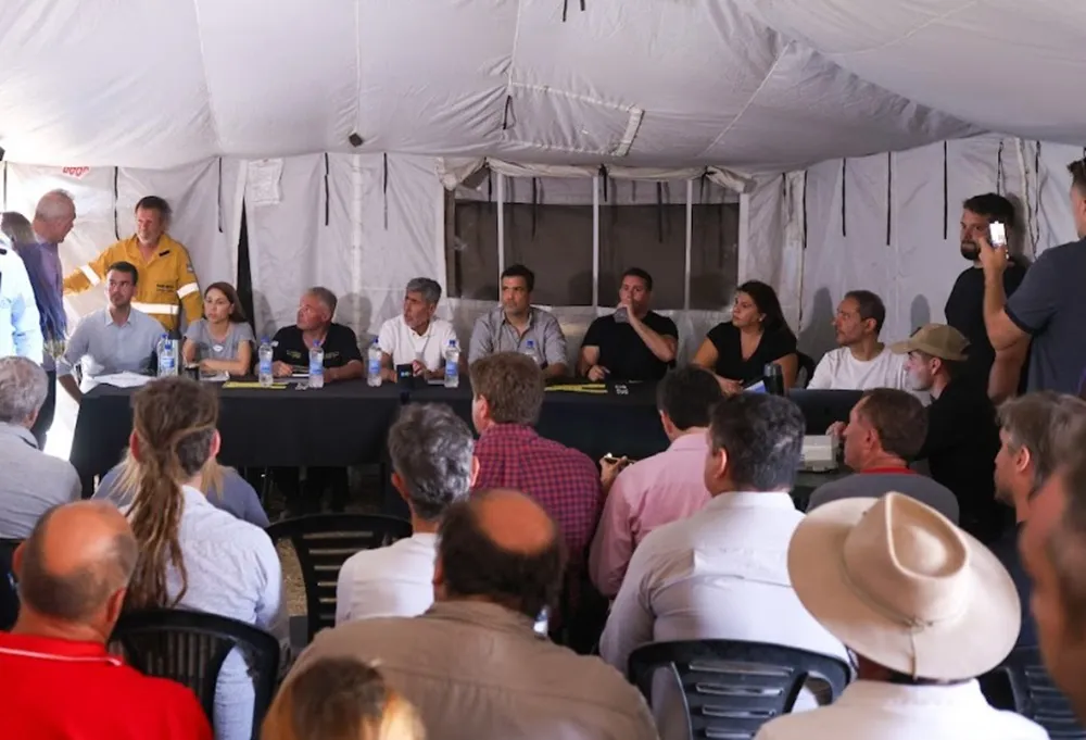 funcionarios reunion capilla del monte