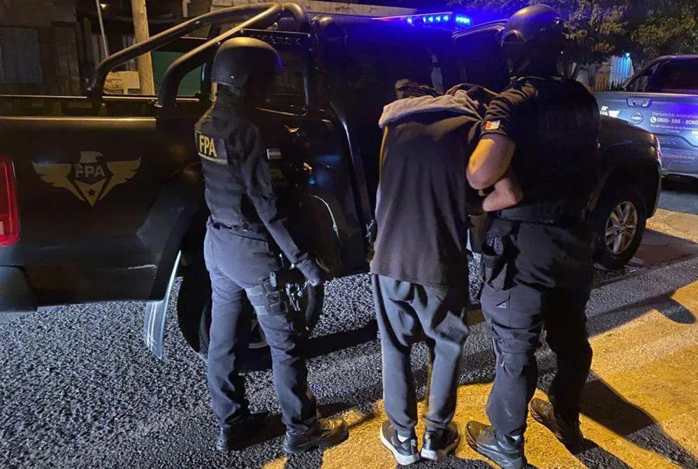 EL OBJETIVO FOTO FPA DETENIDO BARRIO ITUZAINGO