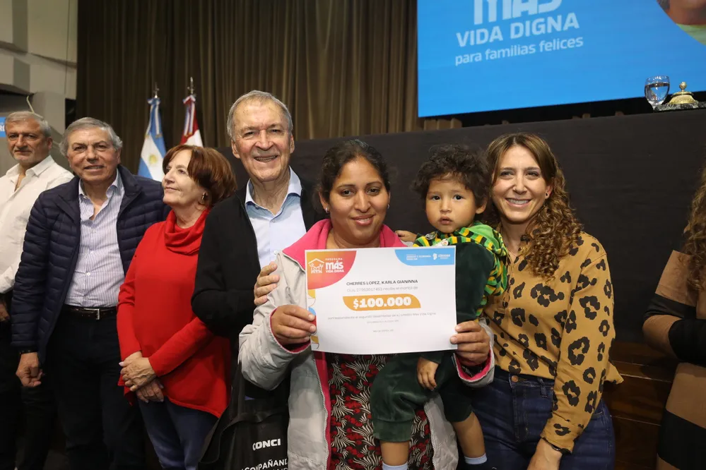 EL OBJETIVO FOTO SCHIARETTI ENTREGA MAS VIDA DIGNA