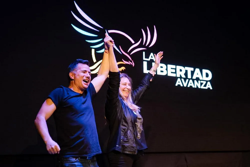 EL OBJETIVO FOTO LLA ACTO KARINA MILEI BORNORONI CBA 1