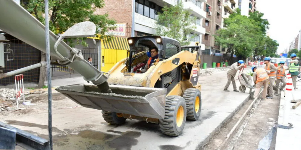 EL OBJETIVO FOTO CORDOBA HORMIGONADO CANTERO AVENIDA MAIPU