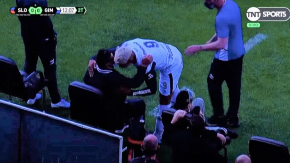 Diego Maradona gimnacia abrazo