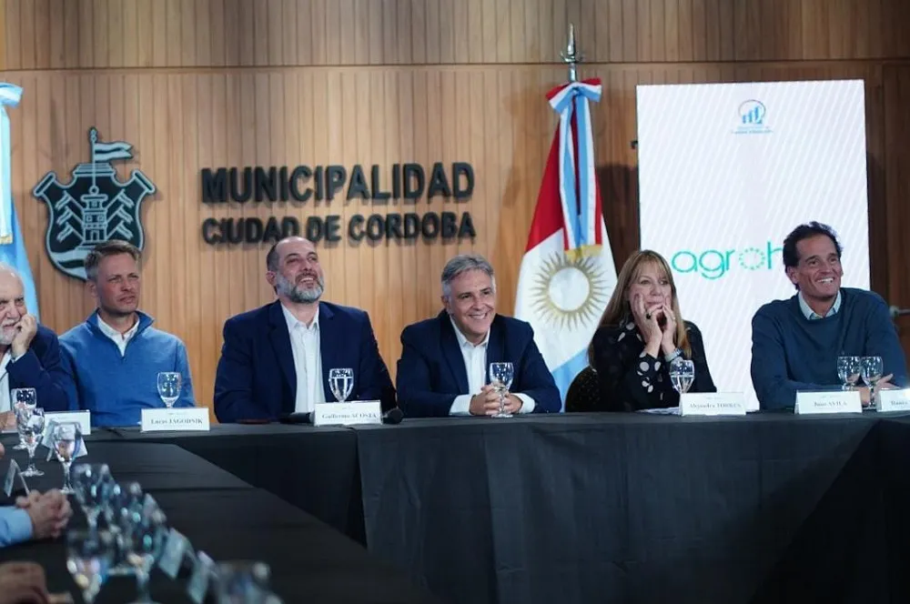 Llaryora , ale torres y guillermo acosta