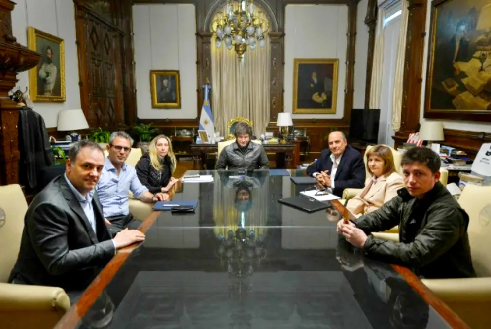 mesa Gabinete Milei