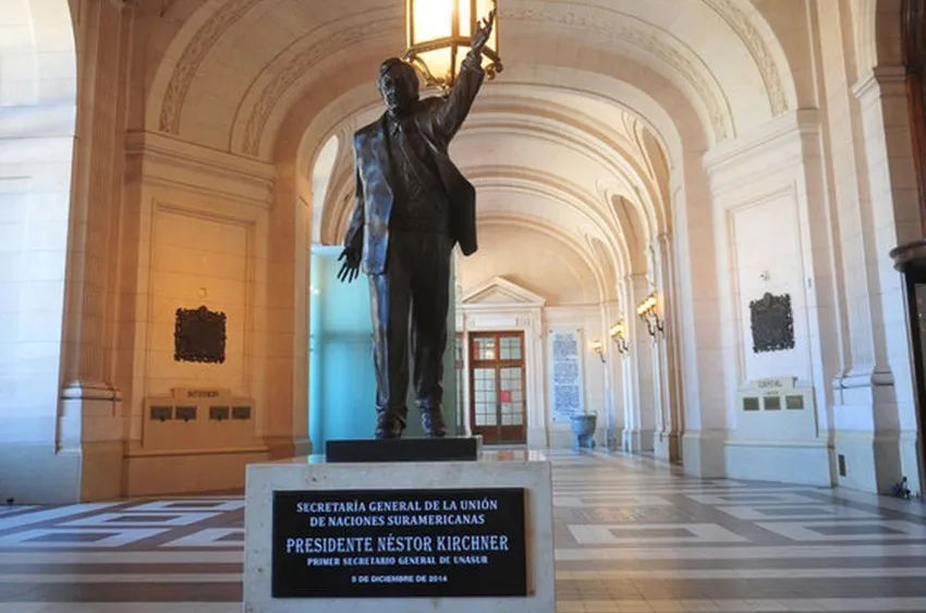 estatua - nestor- cck_ gentileza