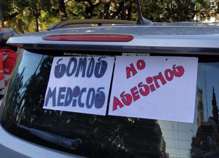 MarchaMedicos2