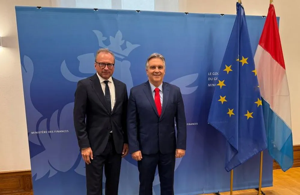EL OBJETIVO FOTO LLARYORA GIRA EUROPA LUXEMBURGO