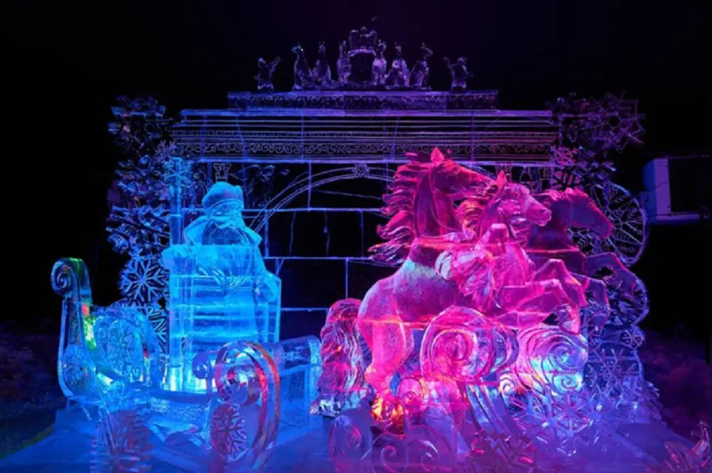 Festival de esculturas de hielo San Petersburgo 2