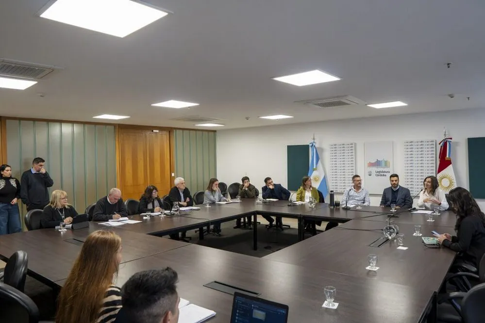 EL OBJETIVO FOTO LEGISLATURA 3007-Comisión-ambiente_66-1024x682