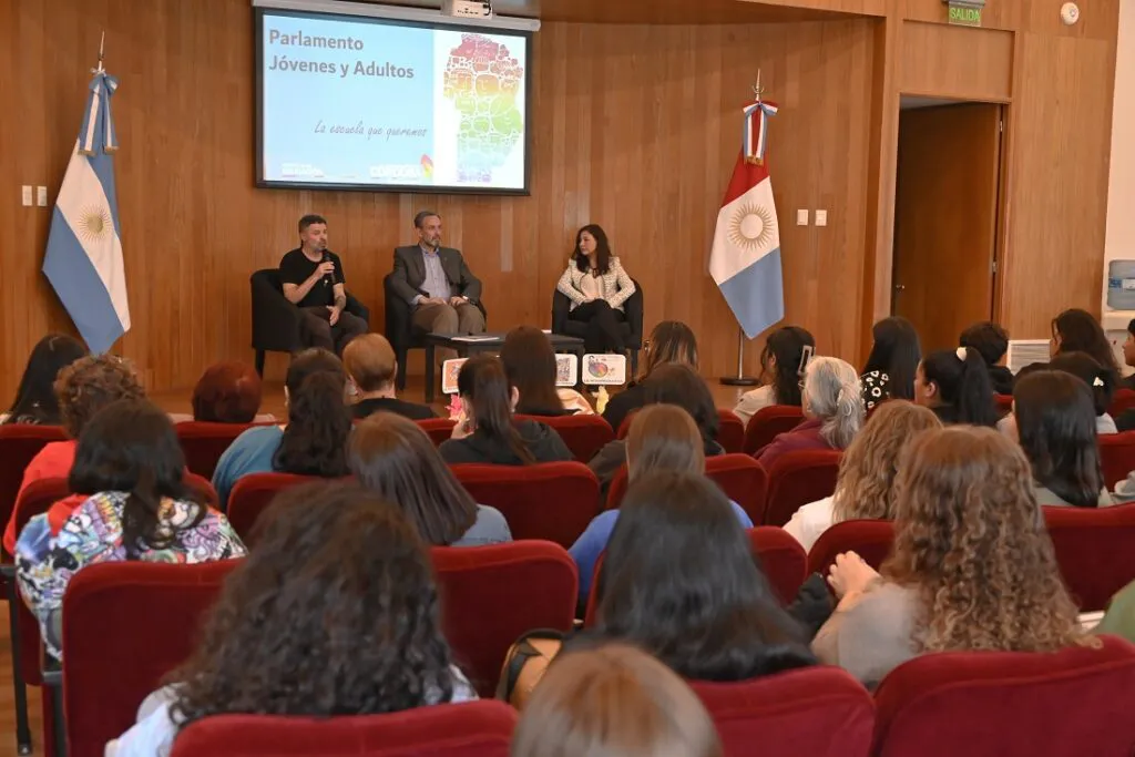 Parlamento Jóvenes y Adultos